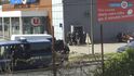 Terorista drží rukojmí v supermarketu na jihu Francie (23. 3. 2018)
