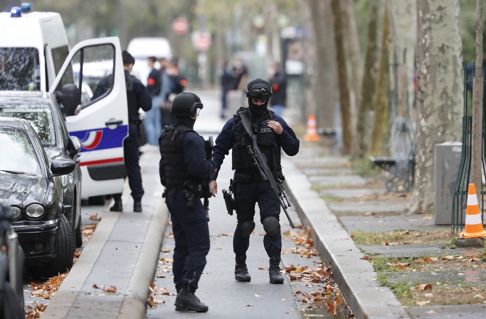 Dva zranění při útoku u bývalého sídla časopisu Charlie Hebdo (25.09.2020)