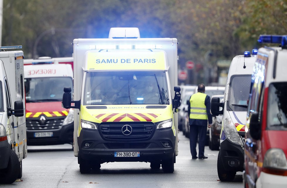 Dva zranění při útoku u bývalého sídla časopisu Charlie Hebdo (25.09.2020)