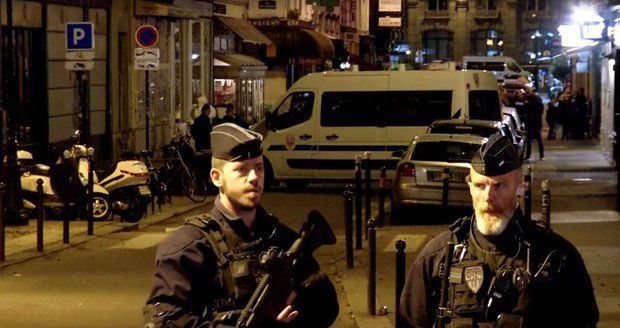Francouzská policie zabránila teroristickému útoku. Atentátníci chtěli útočit na swingers party! (ilustrační foto)