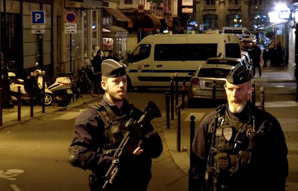 Nedávné vyšetřování útoku nožem v jedné z nejrušnějších pařížských ulic