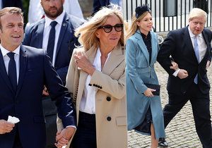 Johnson vyrazil s „vydřičkou“ do kempu. To Macron vzal manželku k moři.