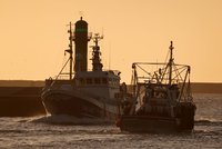 Válka o rybolov: Francie a Británie si „vyhrožují“ vojenskými plavidly