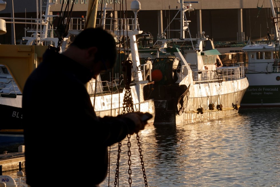 Spor mezi Británií a Francií o rybolov nabírá na obrátkách.
