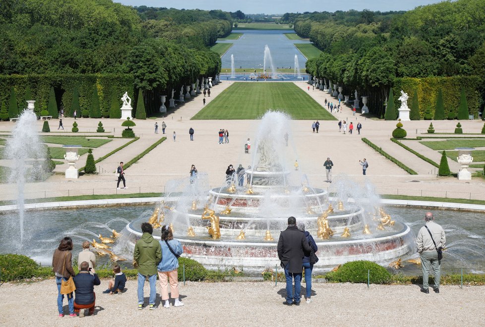 Francouzské Versailles po několika měsících otevřelo (6. 6. 2020)