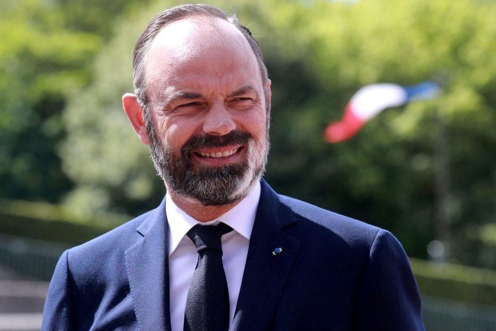 Premiér Édouard Philippe podal demisi, ve Francii končí celá vláda.