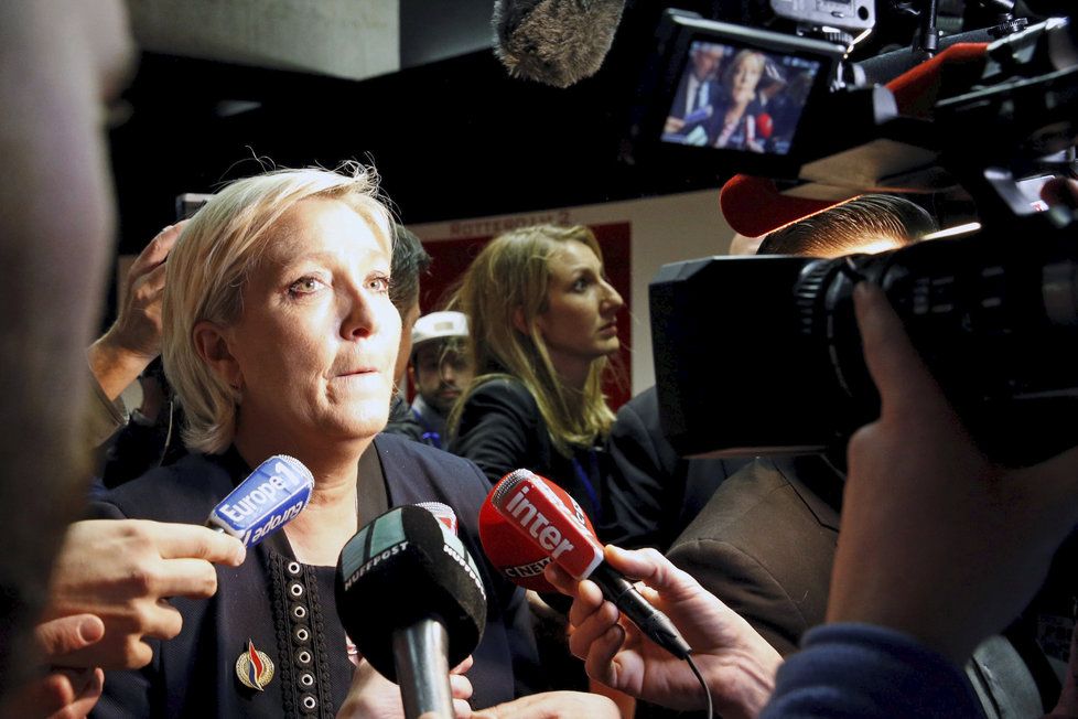 V čele francouzské Národní fronty zůstává Le Penová, její otec přišel o svou funkci.
