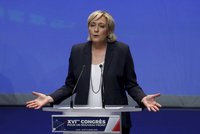 Le Penovou dohnala kauza s fiktivní asistentkou. Musí vrátit 7 milionů