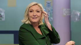 Strana Marine Le Penové splatila sporný úvěr. Vzala si ho u První česko-ruské banky