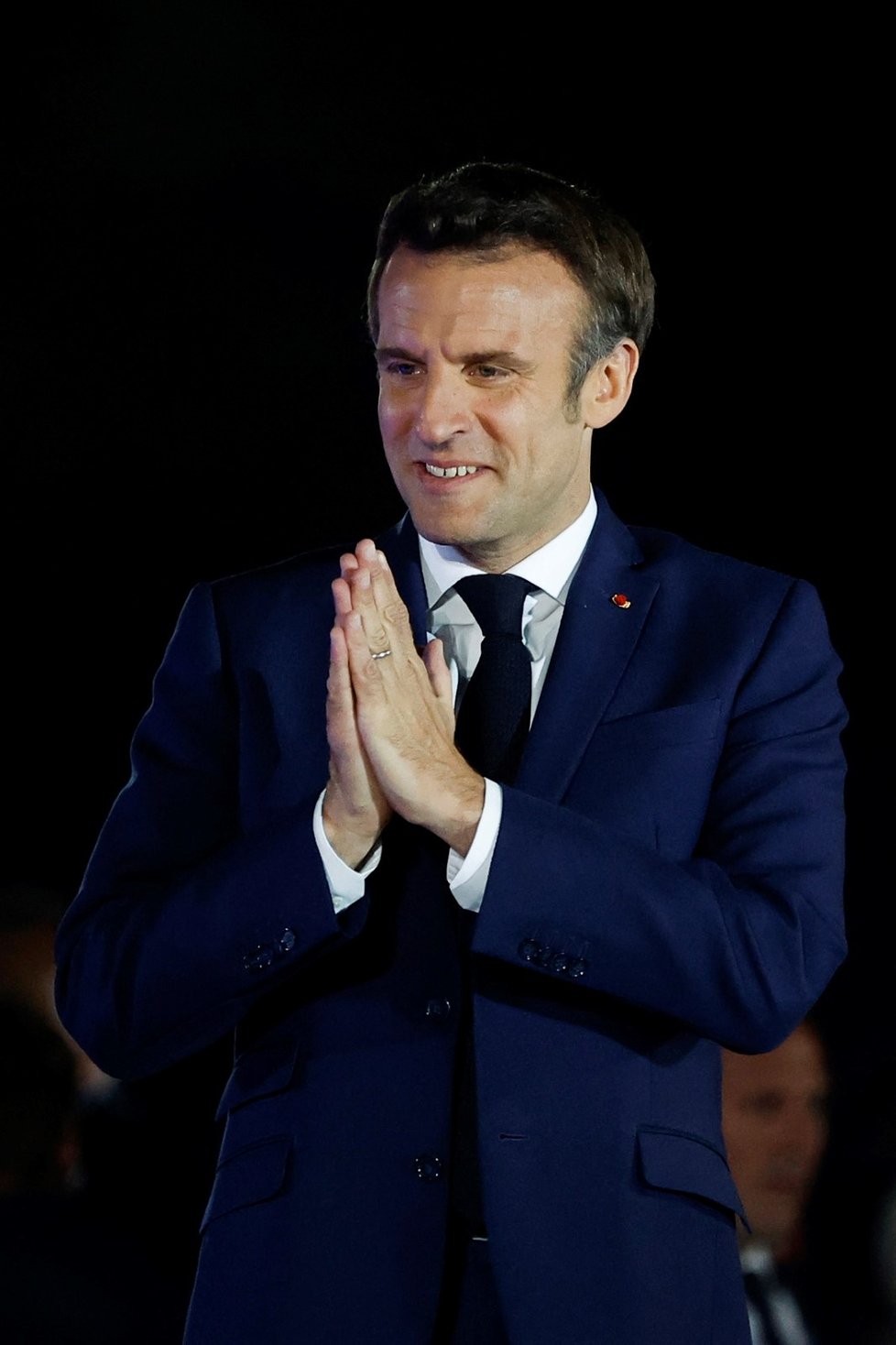 Druhé kolo prezidentských voleb ve Francii: Emmanuel Macron před vítězným projevem  (24.4.2022)