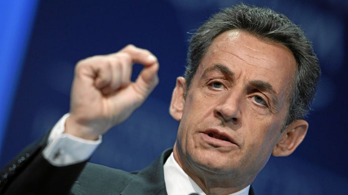 Bývalý francouzský prezident Nicolas Sarkozy oznámil kandidaturu v listopadových primárkách své pravicové strany Republikáni k prezidentským volbám 2017.