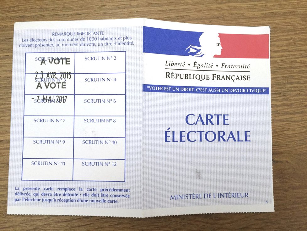Takto vypadá volební registrační průkaz ve Francii