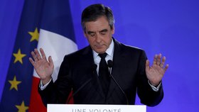 Francois Fillon přiznal svojí porážku