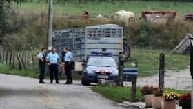 Na vraždy upozornil projíždějící cyklista.