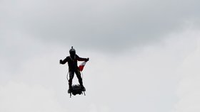 Frank Zapata na flyboardu