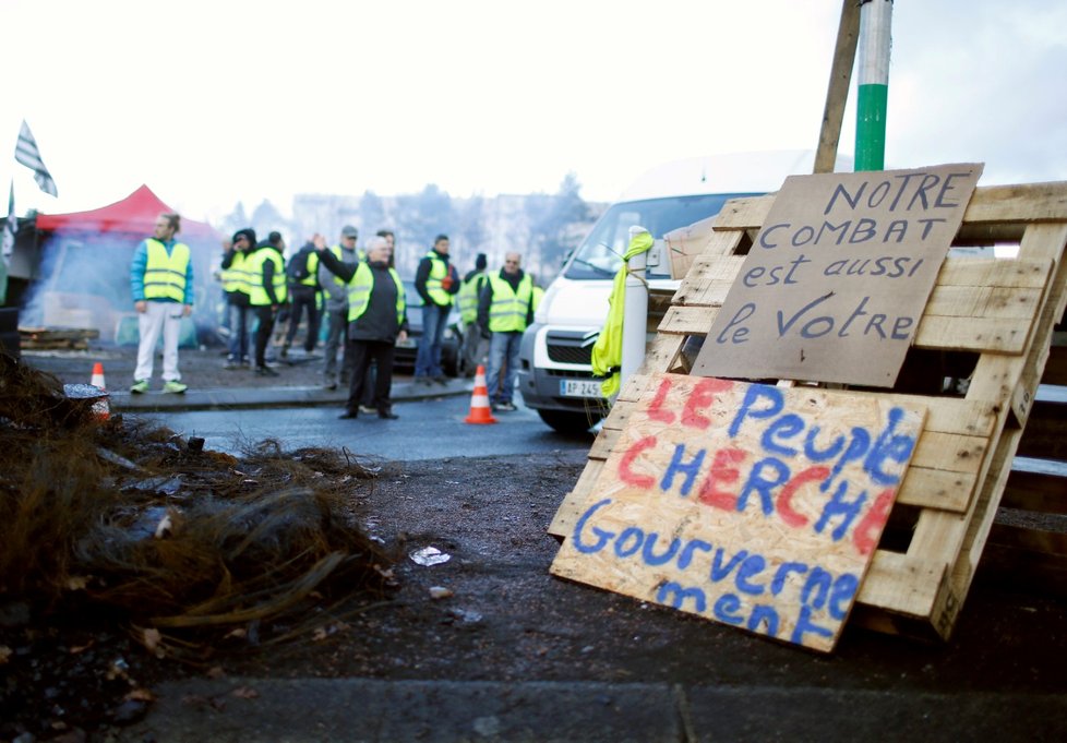 Ve Francii probíhají protesty proti zdražování pohonných hmot (24.11.2018)