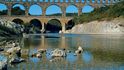 Pont du Gard přestal být používán v devátém století.