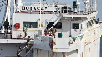 Stínová válečná flotila. Jak se z tankerů k vyřazení stal prostředek ruských operací v Evropě Stínová válečná flotila. Jak se z tankerů k vyřazení stal prostředek ruských operací v Evropě