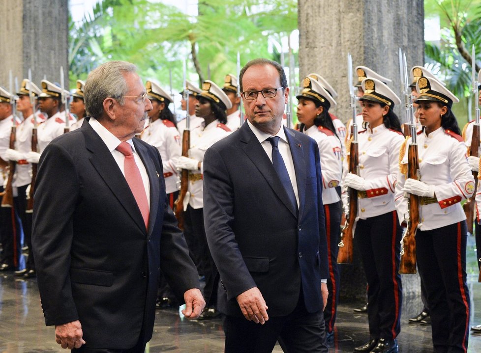 Francouzský prezident Hollande při návštěvě Kuby: S prezidentem Raúlem Castrem