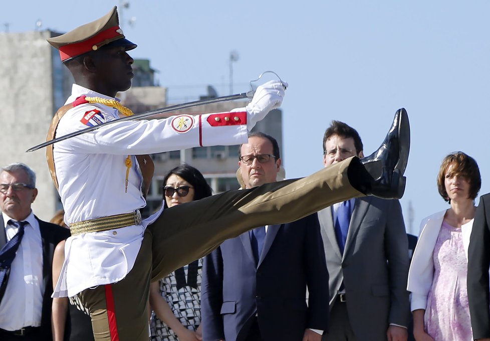 Francouzský prezident Hollande při návštěvě Kuby