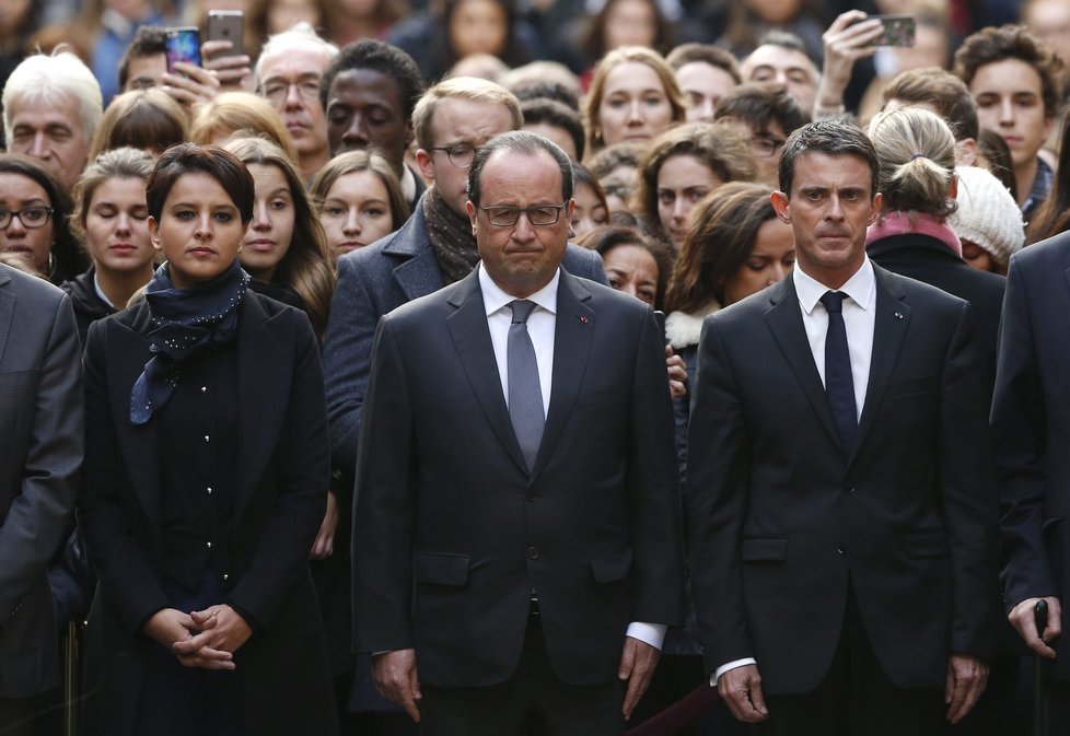 Minuta ticha za oběti pařížského teroru: Prezident Hollande v areálu univerzity Sorbonna