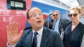 Hollande baví internet: ve zdravici Obamovi zápolí s angličtinou