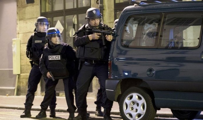 Francouzská policie po útocích v Paříži