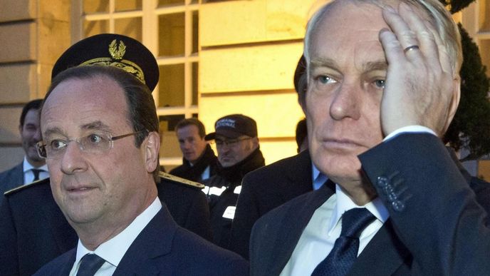 Francouzský prezident Francois Hollande (vlevo) a premiér Jean-Marc Ayrault.