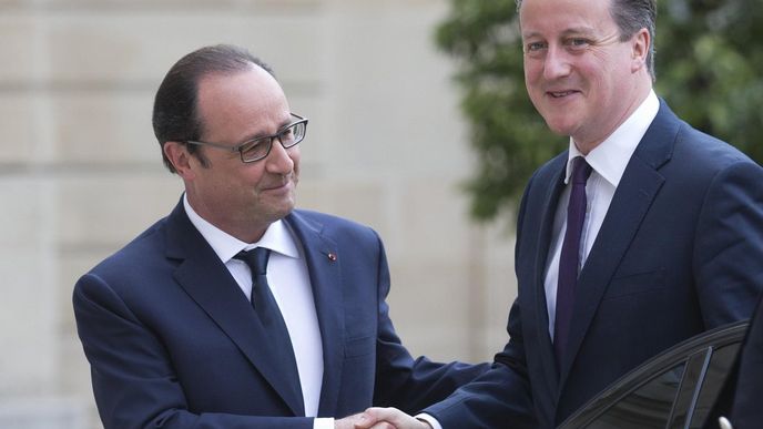 Francouzský prezident Hollande a britský premiér David Cameron
