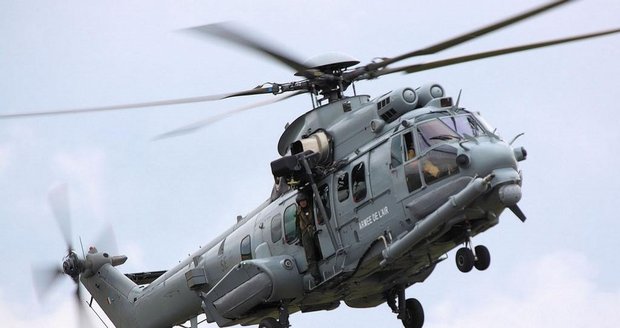 V Kamerunu po zřícení vrtulníku zemřelo šest lidí včetně generála. (ilustrační foto)