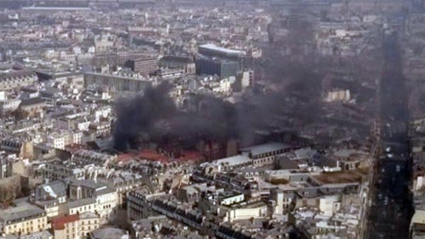 Exploze roztrhala dům v Paříži: Úřady evakuují obyvatele.