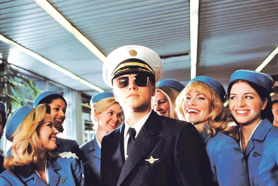 Filmový král podvodníků! Legendárního padělatele si ve filmu Chyť mě, když to dokážeš (2002) zahrál hvězdný Leonardo DiCaprio.