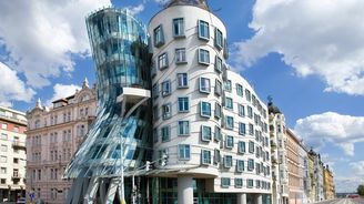 Nejslavnější díla slavných architektů: Tančící dům v Praze a další nadčasové stavby Franka Gehryho 