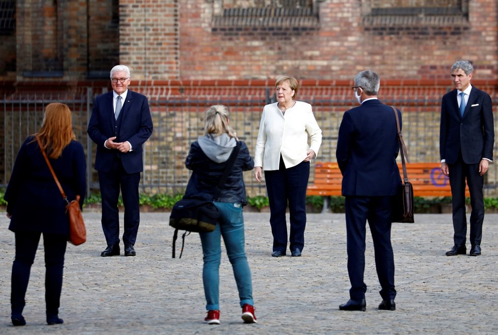 Německý prezident Frank-Walter Steinmeier s kancléřkou Angelou Merkelovou