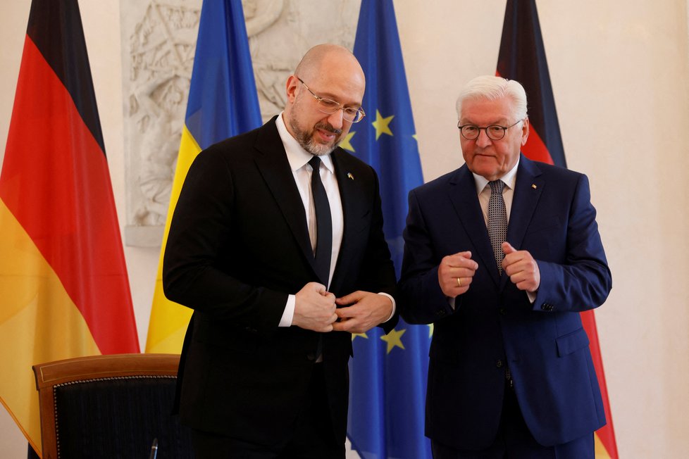 Německý prezident Frank-Walter Steinmeier a ukrajinský premiér Denys Šmyhal v Berlíně