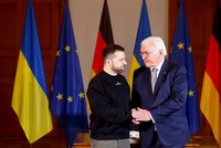 Zelenskyj v Německu: Sejde se s prezidentem i kancléřem Scholzem, převezme Cenu Karla Velikého