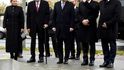 Slovenská prezidentka Zuzana Čaputová, prezident Miloš Zeman, polský prezident Andrzej Duda, maďarský prezident János Ader a německá hlava státu Frank-Walter Steinmeier na oslavách 30 let od pádu Berlínské zdi. Slovenská prezidentka Zuzana Čaputová, prezident Miloš Zeman, polský prezident Andrzej Duda, maďarský prezident János Ader a německá hlava státu Frank-Walter Steinmeier na oslavách 30 let od pádu Berlínské zdi.