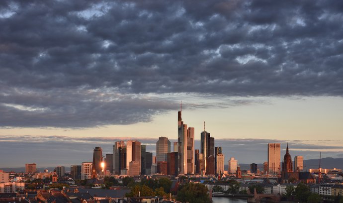 Finanční čtvrť ve Frankfurtu nad Mohanem by se mohla před letošní zimou značně vylidnit
