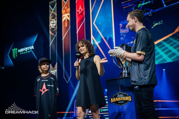 Frankie Ward with GeT_RiGhT at Malmö Frankie Ward with GeT_RiGhT at Malmö