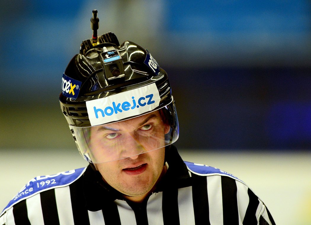 Hokejový rozhodčí Martin Fraňo má velké zkušenosti