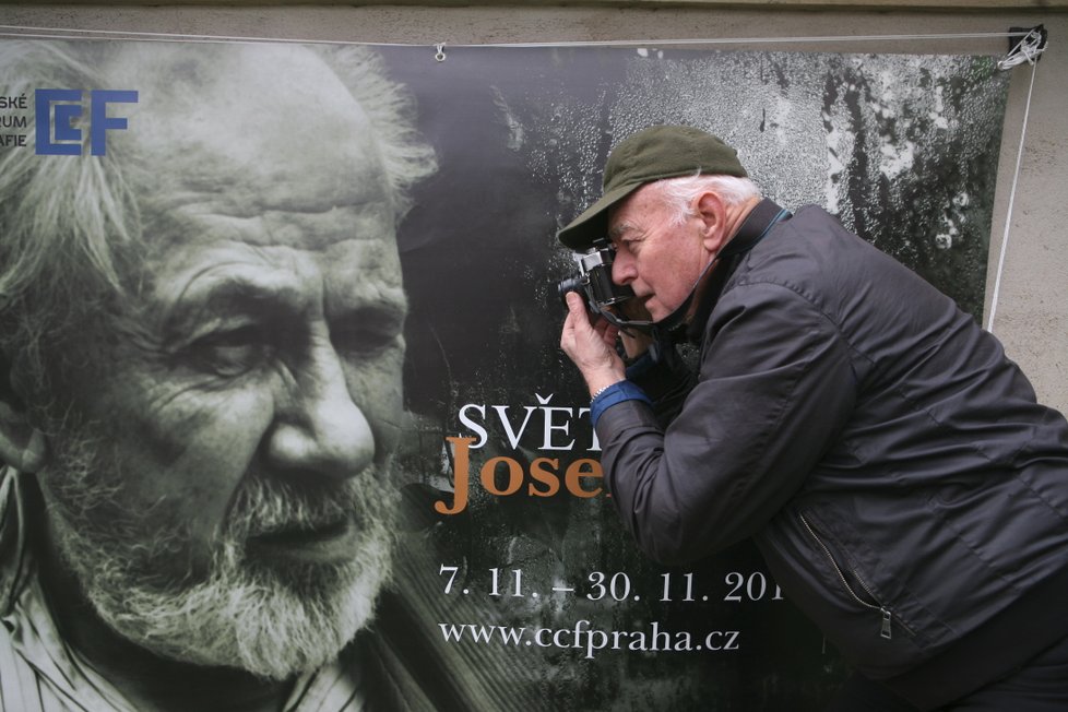 Ačkoliv se František Dostál narodil do nesnadných let, umožnily mu fotit to, co on sám chtěl. Dnes by řada jeho fotografií z minulosti nemohla vzniknout.