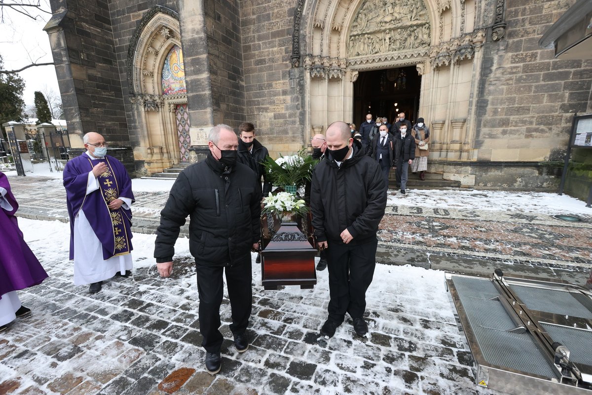 Po pohřbu Františka Filipa.