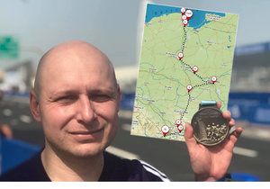 František Hvizd dojel na sever Polska, zpět do Ostravy poběží 930 km. Chce to zvládnout za 13 dnů.