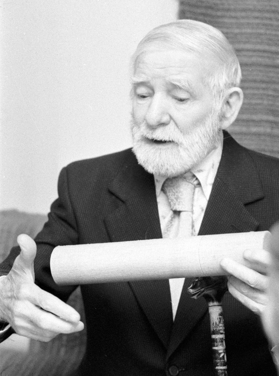V posledních letech Kovářík rád nosil plnovous – přebíral v něm i ocenění v roce 1981.