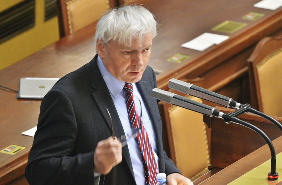 Předseda poslaneckého klubu TOP 09 František Laudát během projevu ve Sněmovně