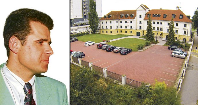 František Mrázek byl zavražděn v sídle své firmy v Praze Krči. Jeho smrt je stále nevyřešenou záhadou.