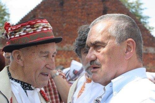 Pro moudra si na Horňácko za Františkem Okénkou pravidelně jezdil i Karel Schwarzenberg.