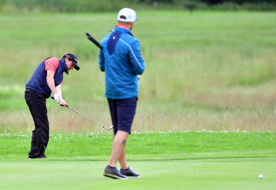 Na golfovém turnaji někdejších fotbalových hvězd se objevil i František Straka