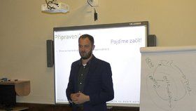 Chystáte se podnikat v metropoli? Může pomoci seminář Prahy 7, tento týden přednášel zastupitel František Vosecký (Koalice PRO7).