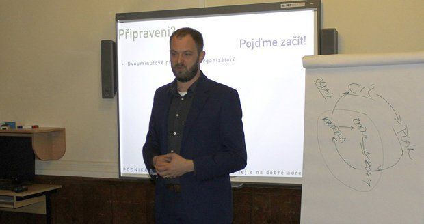 Chystáte se podnikat v metropoli? Může pomoci seminář Prahy 7, tento týden přednášel zastupitel František Vosecký (Koalice PRO7).